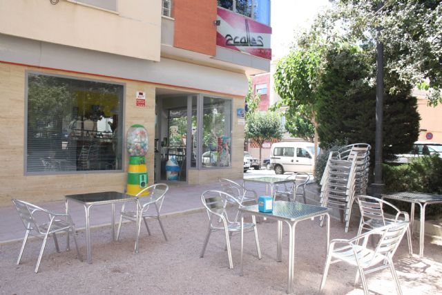 Abre sus puertas Cafetera - Heladera La General - 6