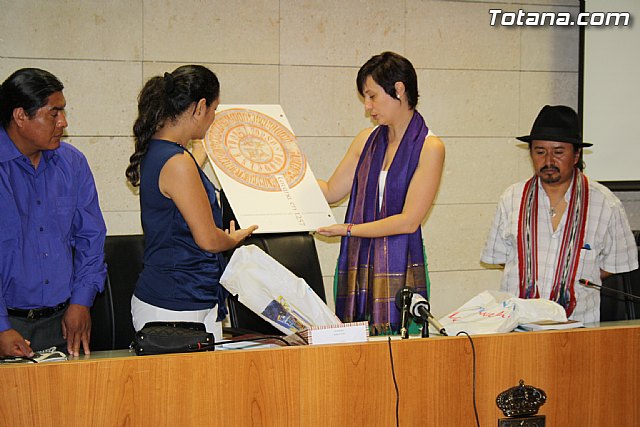 El ayuntamiento ofrece una recepcin institucional a dos diputados ecuatorianos - 17