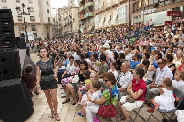 La plaza del Ayuntamiento se llena del flamenco dulce de Las Migas - 5, Foto 5