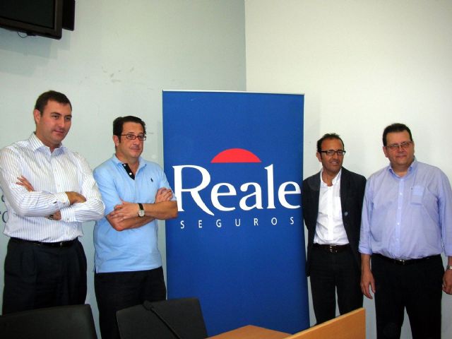 Reale patrocina por tercer año consecutivo al Futsal Cartagena - 2, Foto 2