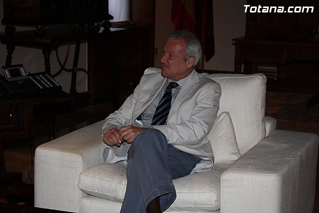 Primer encuentro institucional de la alcaldesa de Totana con el presidente de la Comunidad Autnoma - 8