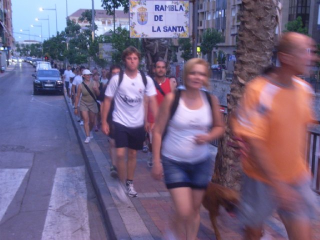 Éxito de participación y buen ambiente en las caminatas nocturnas de verano organizadas por la concejalía de Deportes, Foto 2