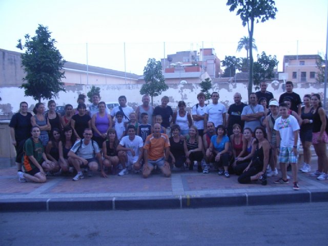Éxito de participación y buen ambiente en las caminatas nocturnas de verano organizadas por la concejalía de Deportes - 4, Foto 4