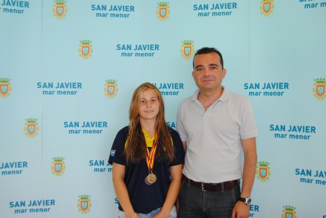La joven palista del Club Mar Menor María Ramal obtuvo el oro en el Campeonato de España de Velocidad, en Pontevedra - 1, Foto 1
