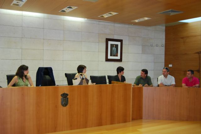 La alcaldesa anuncia que se reducirá en un 50 por ciento las licencias de ocupación de la vía pública por las terrazas - 2, Foto 2
