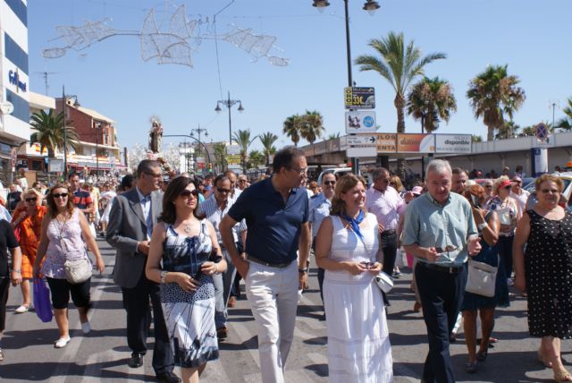 Miles de personas acompañan a la patrona de los pescadores en la romera de San Pedro del Pinatar - 1