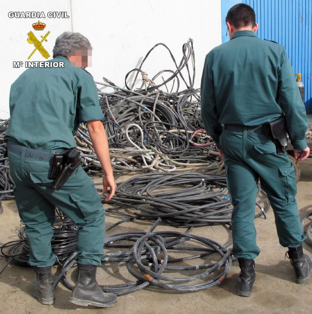 La Guardia Civil desmantela, a raz de las detenciones por el gran incendio de Calasparra, el mayor punto de trfico ilegal de cobre en la Regin de Murcia, Foto 1