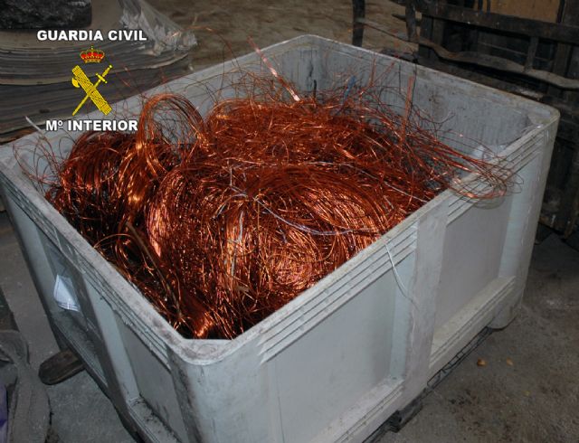 La Guardia Civil desmantela, a raz de las detenciones por el gran incendio de Calasparra, el mayor punto de trfico ilegal de cobre en la Regin de Murcia, Foto 2