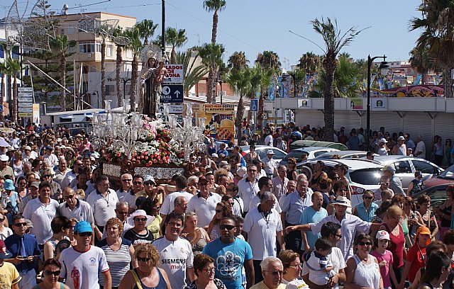 Miles de personas acompañan a la patrona de los pescadores en la romería de San Pedro del Pinatar - 2, Foto 2