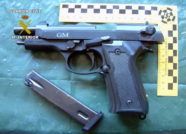 La Guardia Civil detiene a los dos presuntos atracadores de una estación de servicio en Lorquí - 1, Foto 1