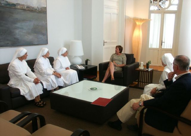 La alcaldesa entrega a las Hermanitas de los Pobres 20.750 euros de su subvención anual - 2, Foto 2
