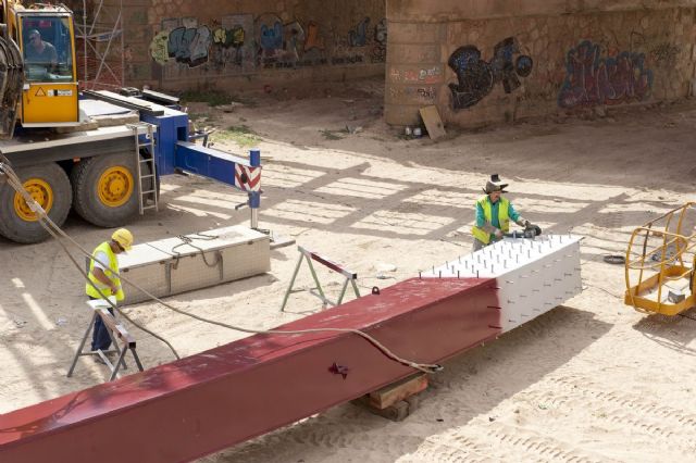 Comienzan los trabajos de colocación del arco del puente del Barrio de la Concepción - 2, Foto 2