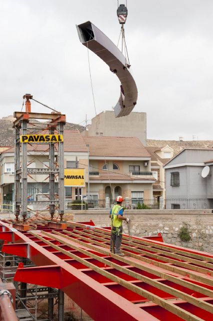 Comienzan los trabajos de colocación del arco del puente del Barrio de la Concepción - 3, Foto 3