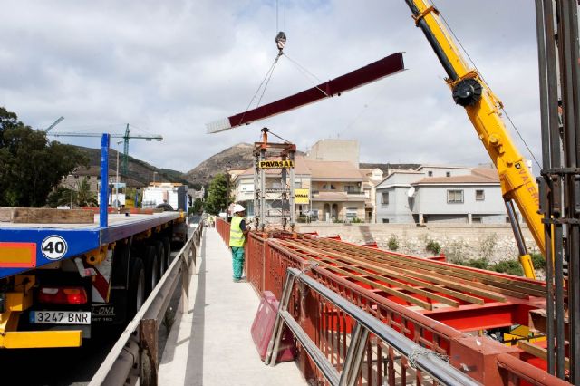Comienzan los trabajos de colocación del arco del puente del Barrio de la Concepción - 5, Foto 5