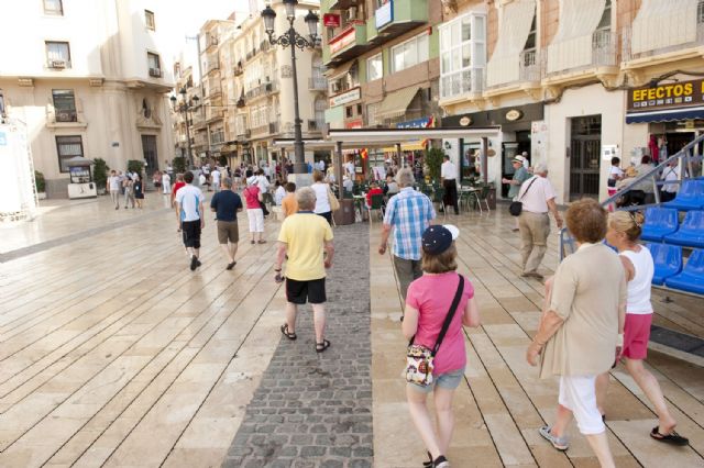 Más de 800 turistas británicos llegan al puerto a bordo del Boudicca - 5, Foto 5