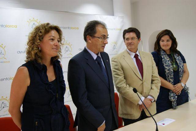 El alcalde recibe ayudas solidarias de los ayuntamientos de Pliego y Cúllar de Baza, y de la universidad de Alicante - 3, Foto 3