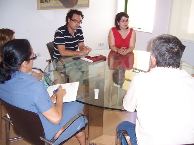 La alcaldesa y el concejal de Recursos Humanos se reúnen con las organizaciones sindicales del ayuntamiento tras las últimas elecciones - 1, Foto 1