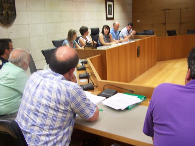 La alcaldesa informa a la junta directiva de la CEBAG de los planes de ajuste y saneamiento económico, las previsiones de pago a proveedores, Foto 3