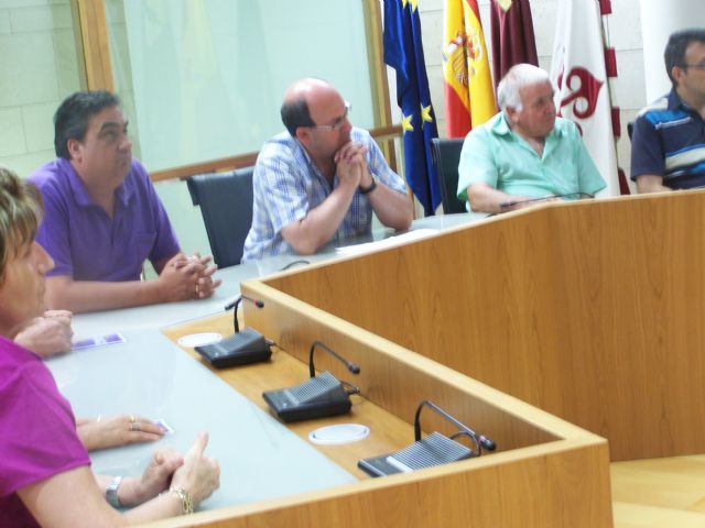 The mayor informed the board plans Cebag adjustment and economic restructuring, the projected payments to suppliers, Foto 5