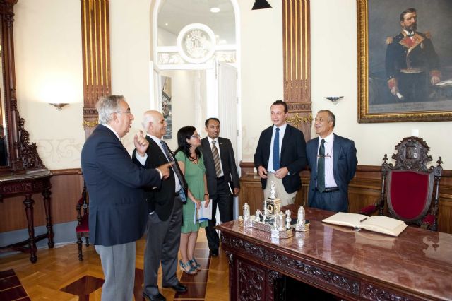 El embajador de Afganistán, en el Palacio Consistorial - 1, Foto 1