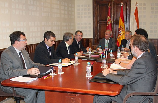 Ms de 400.000 euros para el desarrollo del Plan de Prevencin de Drogodependencias en los municipios, Foto 1