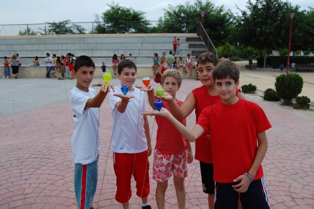 El desfile de carrozas no falta a su tradicional cita en las Fiestas de Lorquí - 1, Foto 1