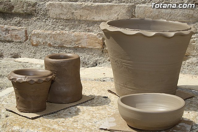 Los ms pequeños conocen de cerca el trabajo del alfarero gracias a las actividades que han integrado el programa de las 