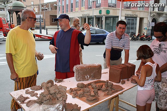 Los ms pequeños conocen de cerca el trabajo del alfarero gracias a las actividades que han integrado el programa de las 