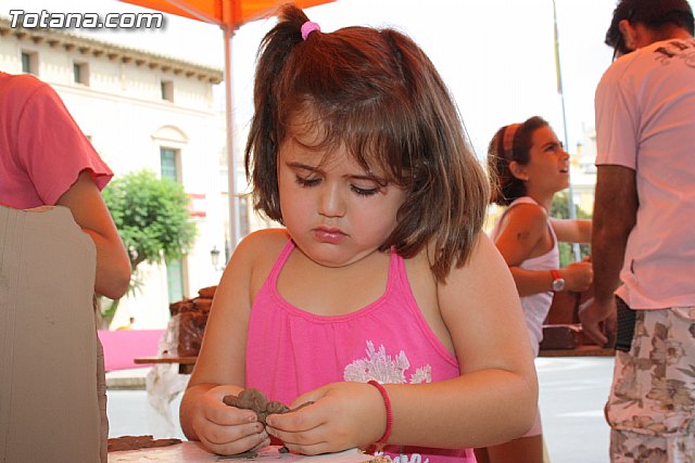 Los ms pequeños conocen de cerca el trabajo del alfarero gracias a las actividades que han integrado el programa de las 