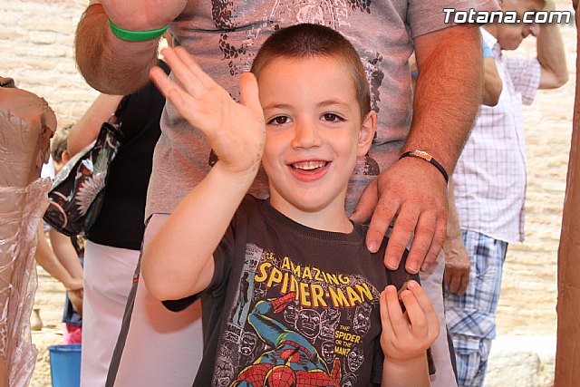 Los ms pequeños conocen de cerca el trabajo del alfarero gracias a las actividades que han integrado el programa de las 