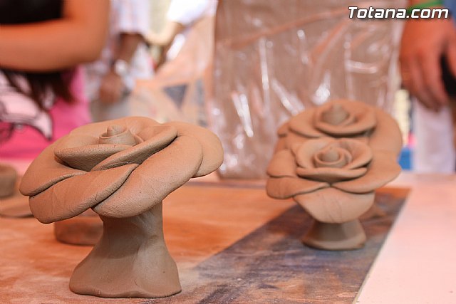 Los ms pequeños conocen de cerca el trabajo del alfarero gracias a las actividades que han integrado el programa de las 