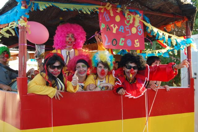 Las carrozas llevan la jarana a las fiestas de La Loma torreña - 4, Foto 4