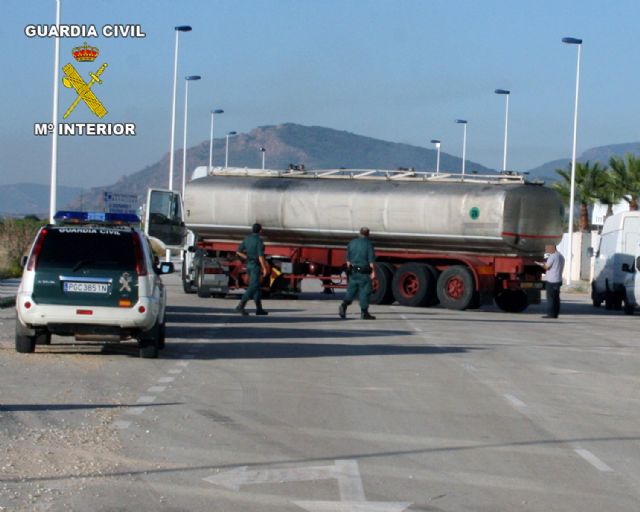 La Guardia Civil detiene al máximo responsable logístico de una banda organizada dedicada a grandes robos de aceite de oliva en almazaras. - 2, Foto 2