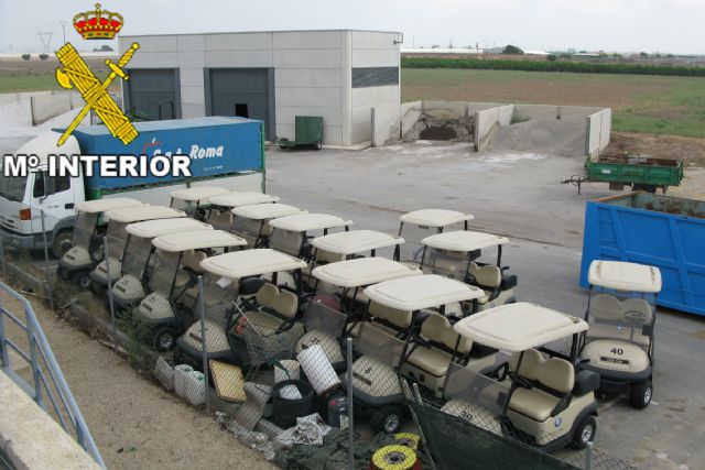 La Guardia Civil detiene al responsable del robo de 55 baterías de vehículos de campo de golf de La Roda - 2, Foto 2