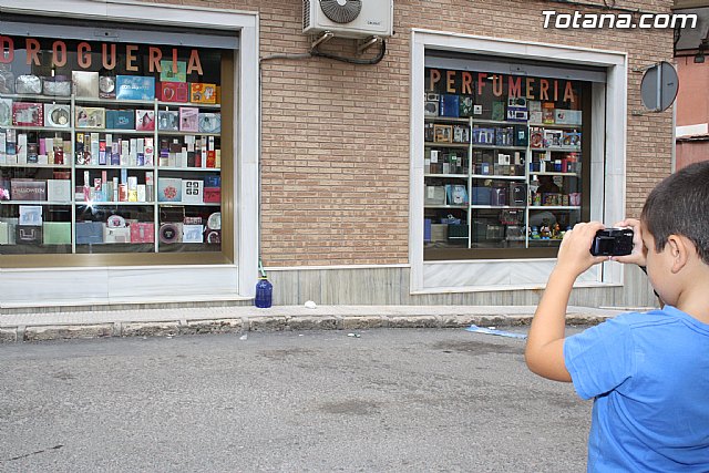 El arte urbano, la msica y la fotografa transforman la calle Santiago en el foco de diversin juvenil de las fiestas de Santiago - 7