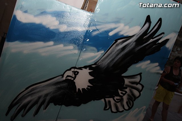 El arte urbano, la msica y la fotografa transforman la calle Santiago en el foco de diversin juvenil de las fiestas de Santiago - 11