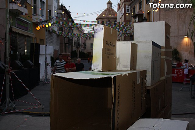 El arte urbano, la msica y la fotografa transforman la calle Santiago en el foco de diversin juvenil de las fiestas de Santiago - 12