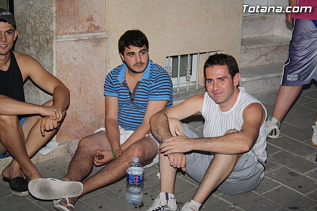 El arte urbano, la msica y la fotografa transforman la calle Santiago en el foco de diversin juvenil de las fiestas de Santiago - 19