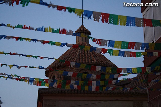 El arte urbano, la msica y la fotografa transforman la calle Santiago en el foco de diversin juvenil de las fiestas de Santiago - 29