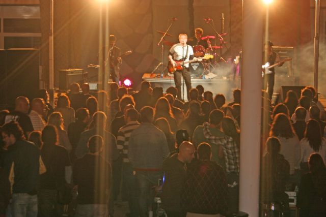 La organización del concierto Todos con Lorca dona la recaudación del evento a la Mesa Solidaria - 1, Foto 1