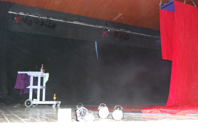 Más de 200 personas asistieron anoche a la obra de teatro Anfitrión, en el auditorio Marcos Ortiz - 2, Foto 2