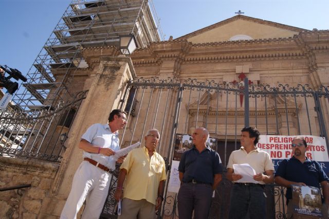 Una iniciativa solidaria recaudará fondos económicos para reconstruir la iglesia de Santiago gracias a los peregrinos del Camino - 1, Foto 1