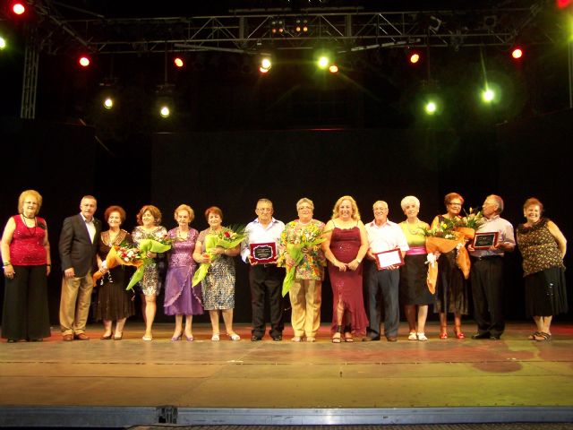 El Centro Municipal de la Tercera edad premia la labor desarrollada por varios de sus socios - 1, Foto 1