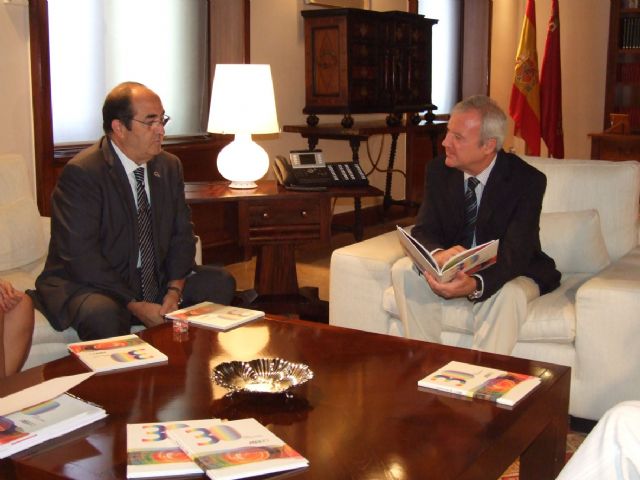 Valcárcel recibe a una representación de ASSIDO en su 30 aniversario - 1, Foto 1