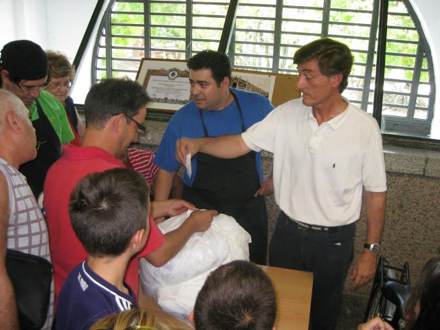 Las plazas de abastos promueven los mercados del municipio y el uso de la bicicleta para hacer la compra - 1, Foto 1