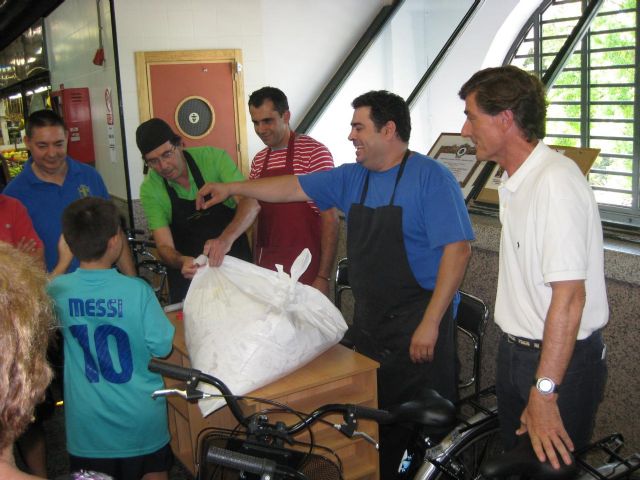 Las plazas de abastos promueven los mercados del municipio y el uso de la bicicleta para hacer la compra - 2, Foto 2