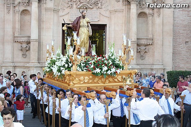 Cientos de personas acompañaron al patrón Santiago por las calles de Totana - 1, Foto 1