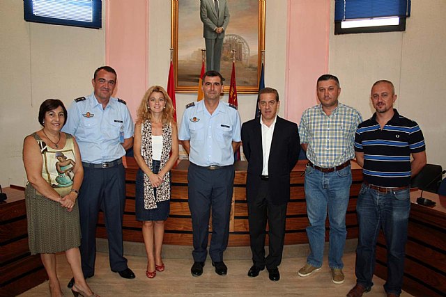 El teniente coronel jefe del Escuadrón de Zapadores Paracaidistas del Ejército del Aire se despide del alcalde - 5, Foto 5