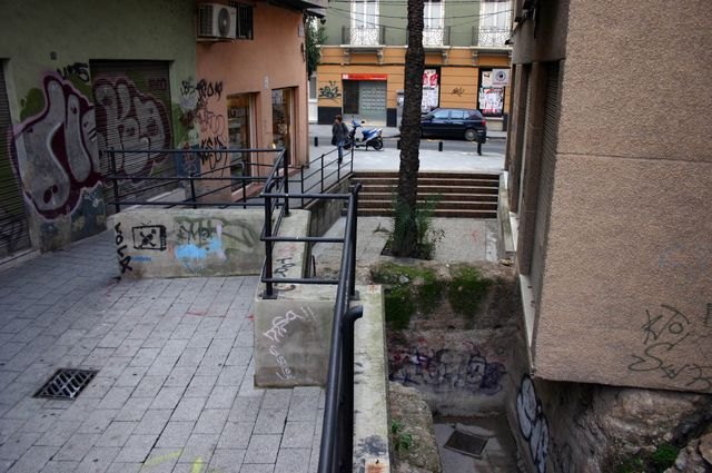 El Grupo Socialista exige la limpieza inmediata y puesta en valor de la muralla islámica de San Antolín - 3, Foto 3