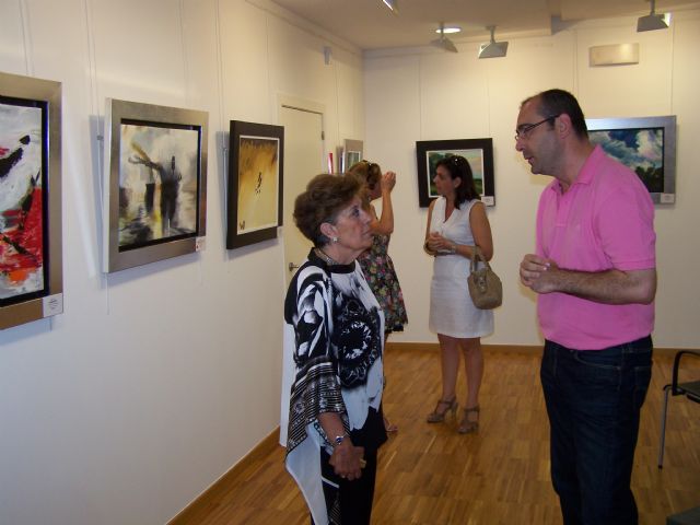 Águilas acoge hasta el próximo domingo la exposición de pinturas de María Cruz Quintana Potnia - 1, Foto 1